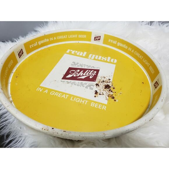 Vintage 1965 SCHLITZ “REAL GUSTO” rare Yellow‎ Metal Round Serving Beer Tray - Picture 4 of 12